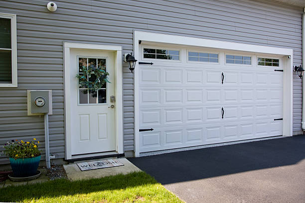 24/7 Emergency Garage Door Panel Replacement experts in Crook County County, WY